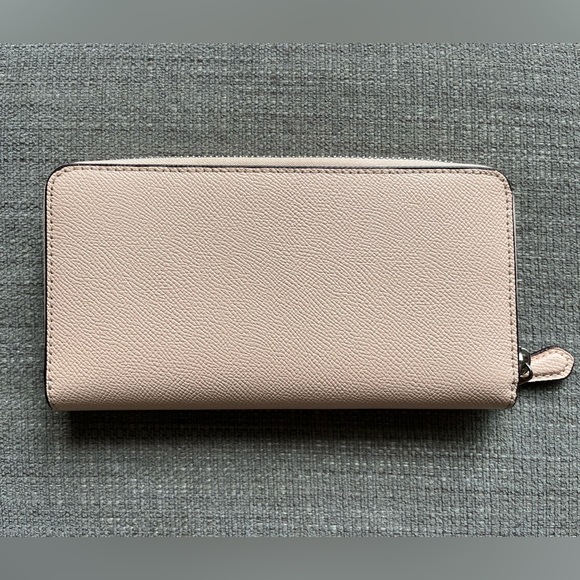 COACH New York pink wallet - Picture 2 of 3